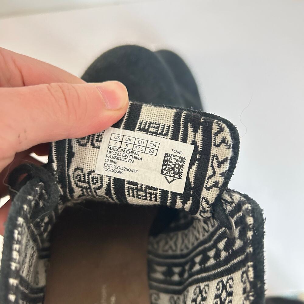 Toms Suede Desert Wedge Tie Ankle Bootie Size 7 Black - Picture 7 of 8